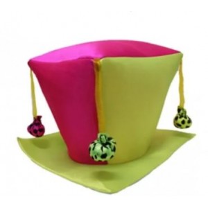 CAPPELLO QUADRATO CON PALLINE